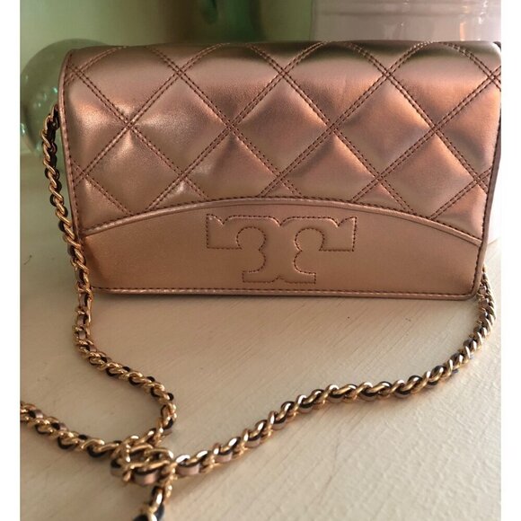 Tory Burch Handbags - NWT TORY BURCH Savannah Flat Leather Crossbody Rose Gold Metallic Handbag